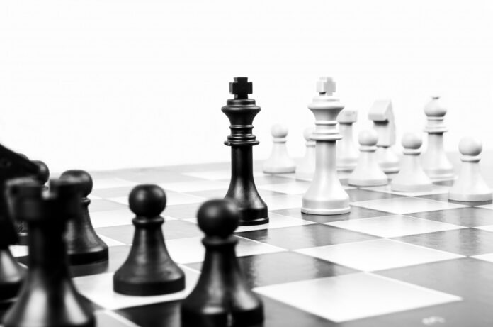 chess-pieces-13931493744YY