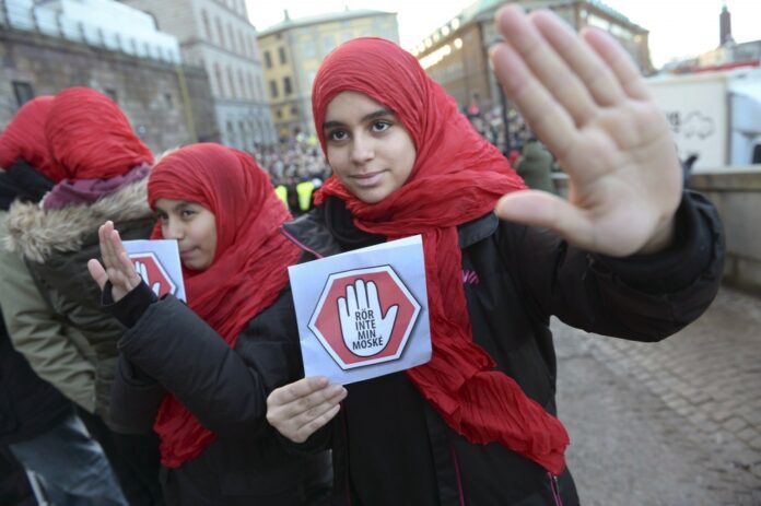 Do not touch my mosque!