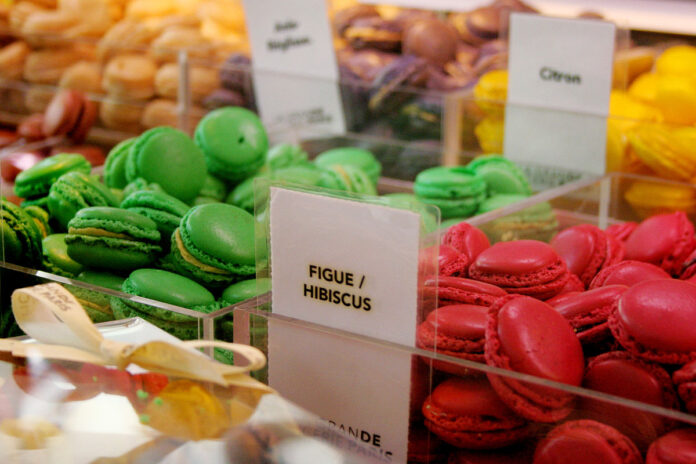 1200px-Macarons-lagrandeepicerie