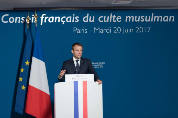 Paris: Macron during a dinner to break the fast of Ramadan