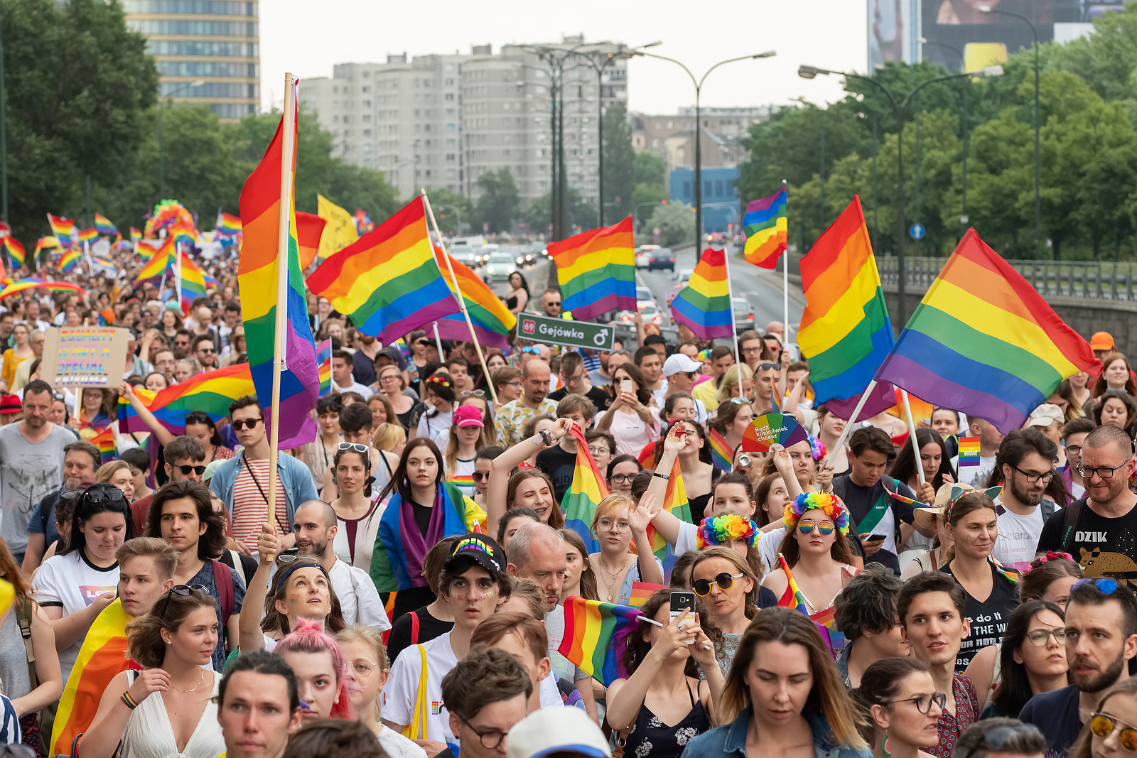 ЛГБТ и их спонсоры — серьезная угроза для общества? - ОБЪЕКТИВ