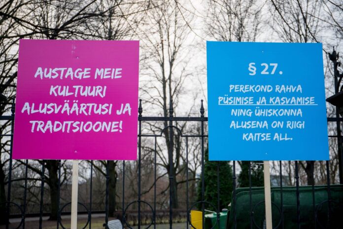 PROTEST KOOSELUSEADUSE VASTU