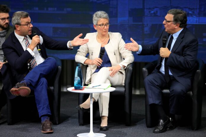 Norbert Hofer, Joint Acting President of Austria and Third President of the National Council talks to José Manuel Barroso, former President of the European Commission and former Prime Minister of Portugal during a panel discussion in Geneva
