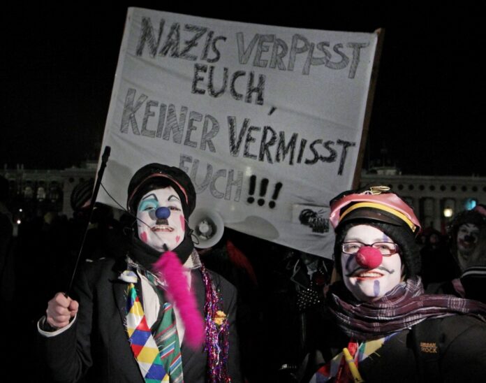 AUSTRIA-FRANCE-TRADITION-FARRIGHT-DEMO-HOLOCAUST