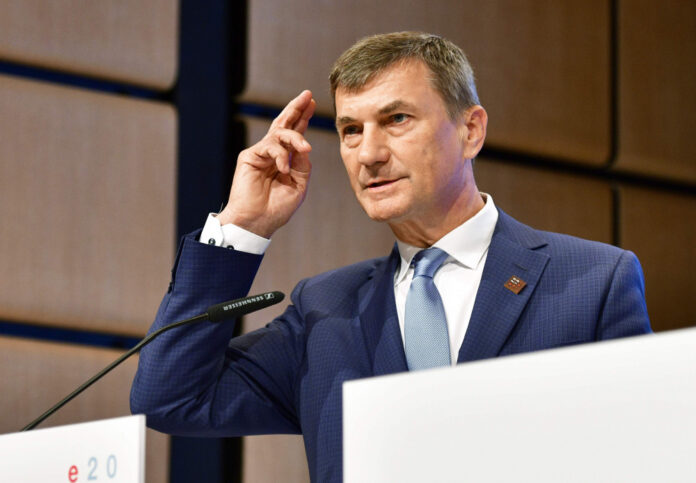 AUSTRIA-POLITICS-DIPLOMACY-ECONOMY-EU