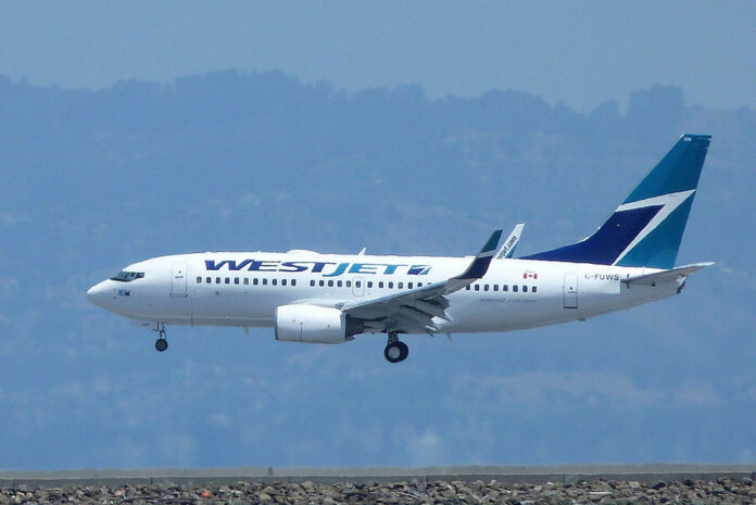 Westjet,_Boeing_737-700,_C-FUWS