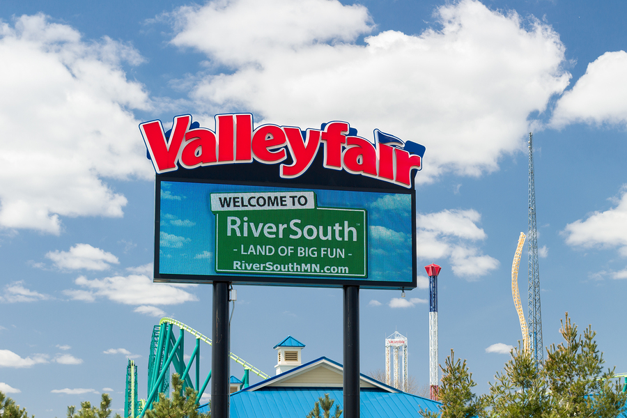 Valleyfair Amusement Park Entrance And Sign • Objektiiv