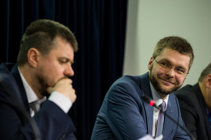 URMAS REINSALU, JEVGENI OSSINOVSKI