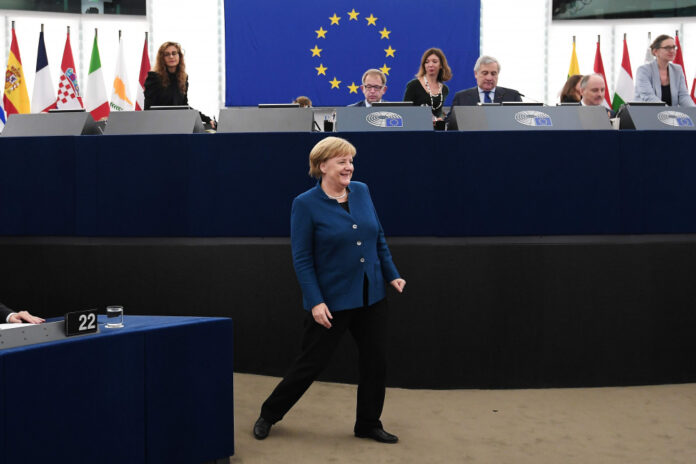 TOPSHOT-FRANCE-EU-GERMANY-POLITICS-PARLIAMENT-DIPLOMACY