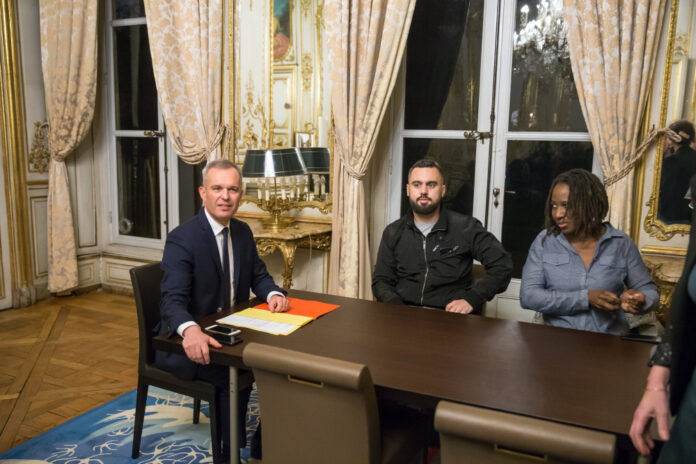 French Ministers Welcome Two Representatives Of The Yellow Vest