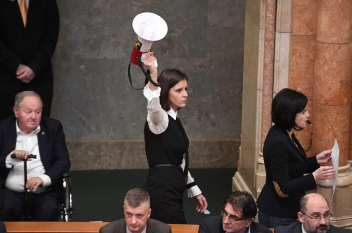 ATTILA KISBENEDEK / AFP