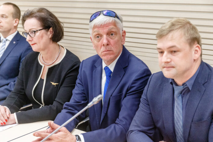 mehed palusid avalikult vabandust
