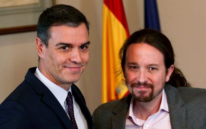 Hispaania Sotsialistliku Töölispartei juht Pedro Sanchez ja Podemose juht Pablo Iglesias